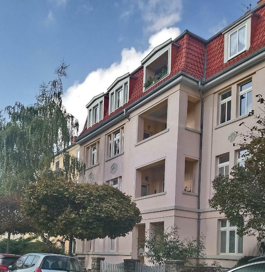 Ferienwohnung Mit 2 Schlafzimmern Und Parkplatz Erfurt Luaran gambar